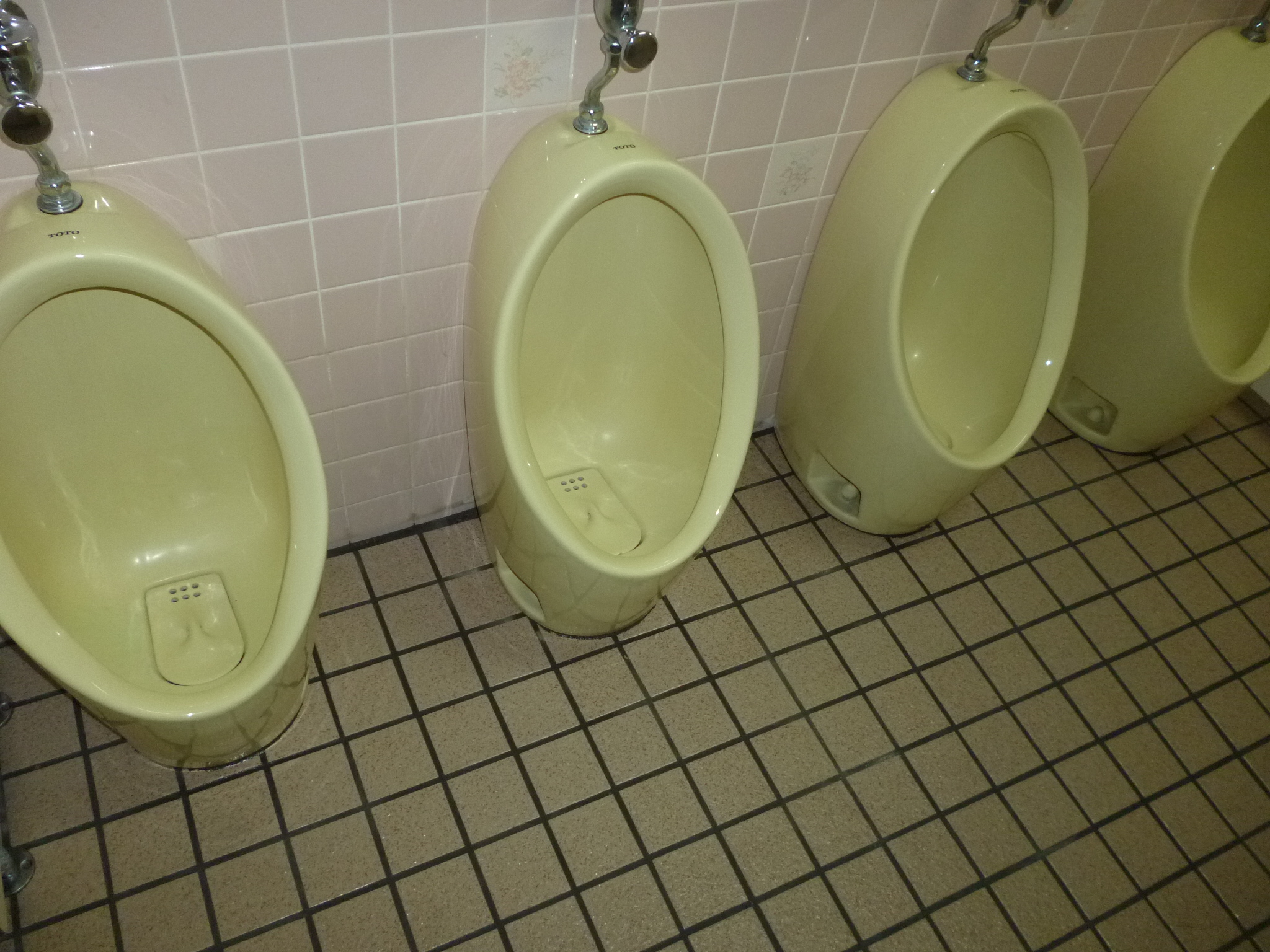 トイレ タイルの清掃 メンテナンス コーティング施工のレッツクリエイト スタッフブログ レッツクリエイト スタッフブログ